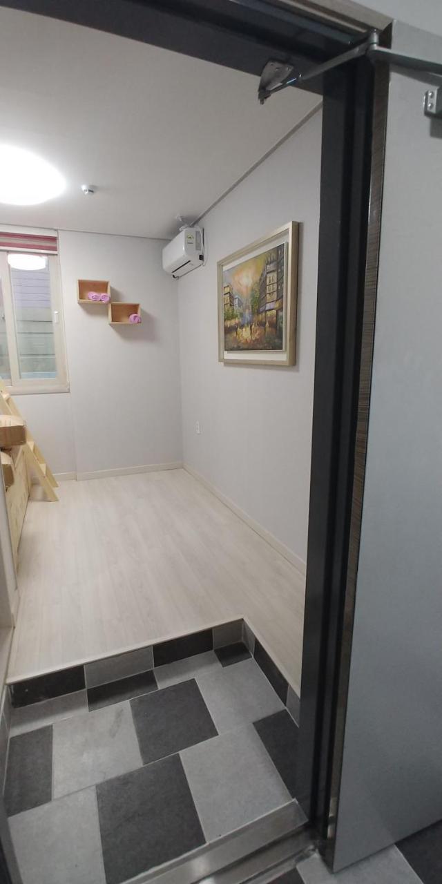 Coco Capsule Guesthouse Busan Dış mekan fotoğraf